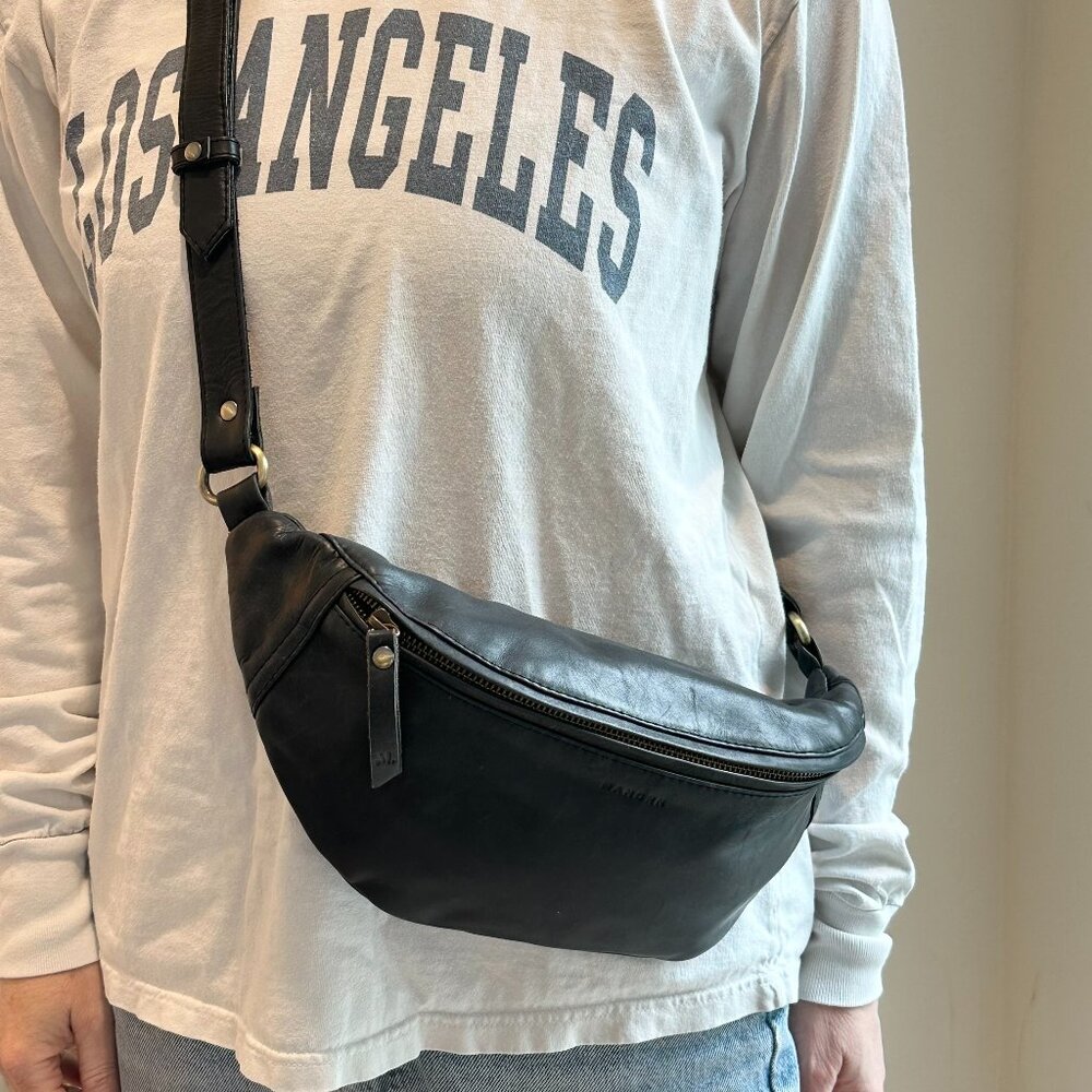 Mandrn Atlas Black Leather Fanny Pack Crossbody Sling Bag Excellent Condition